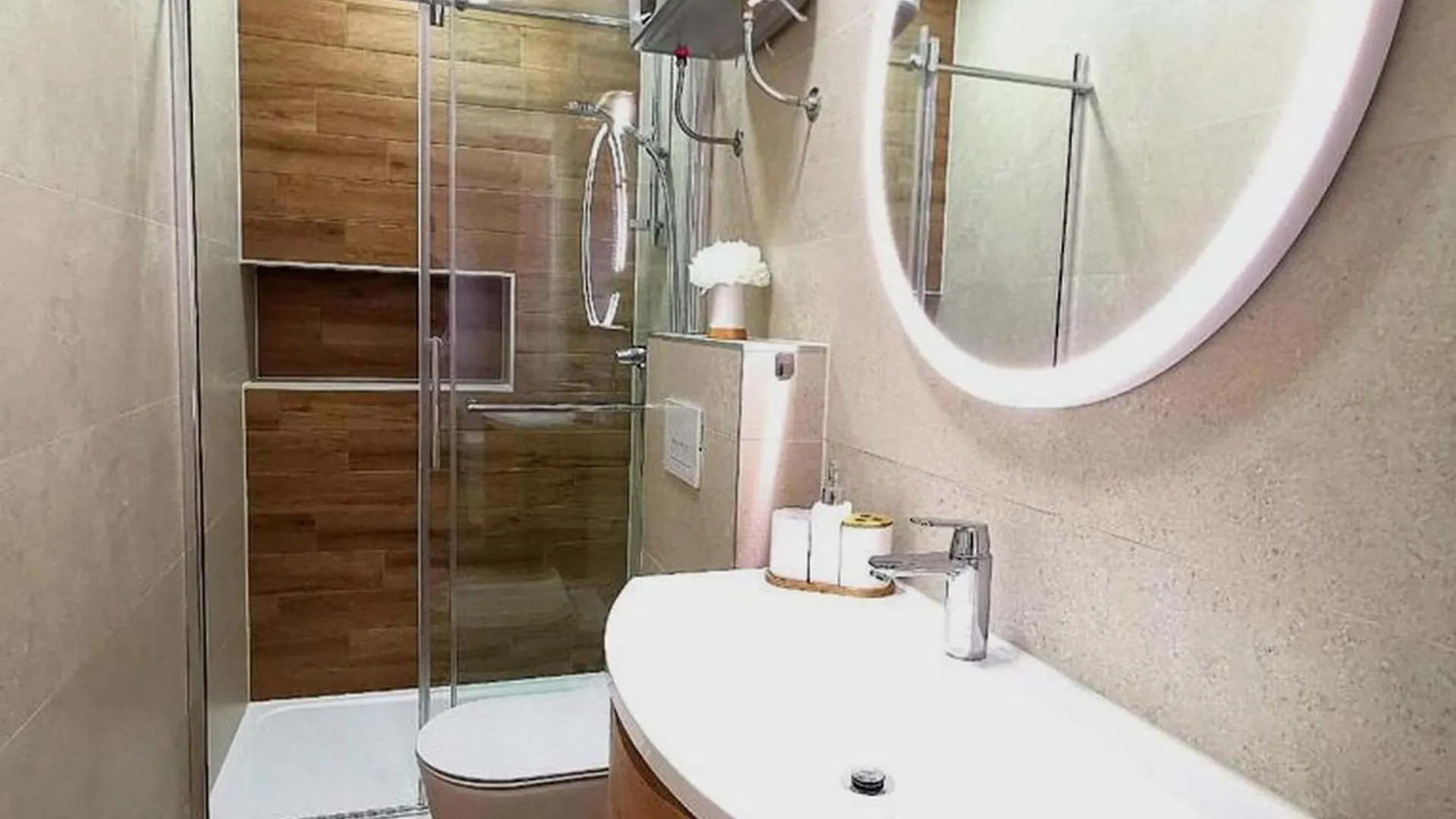 Three Bedroom Apartment With Sea View And Pool Aside Trogir